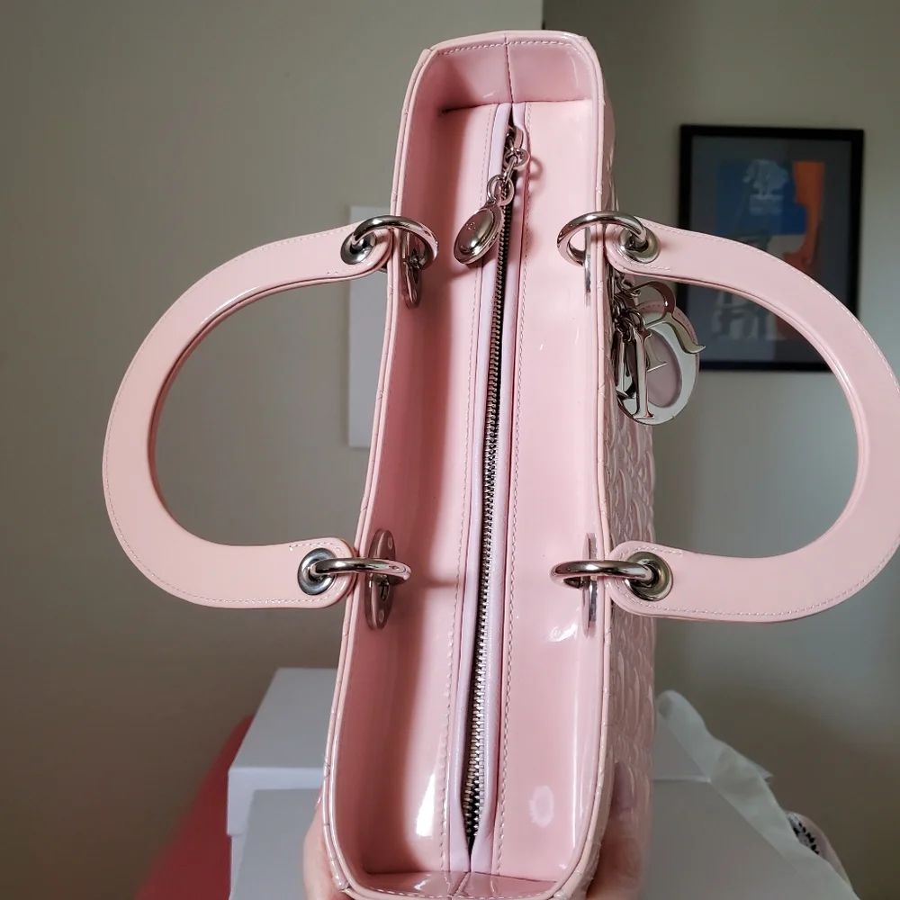 Lady Dior pink patent silver hard ware large bag - Picture 2 of 14